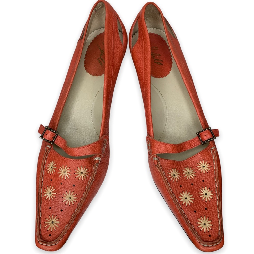 J Jill Coral Leather Floral Stitch Embroidered Kitten Heel Pump Size 10